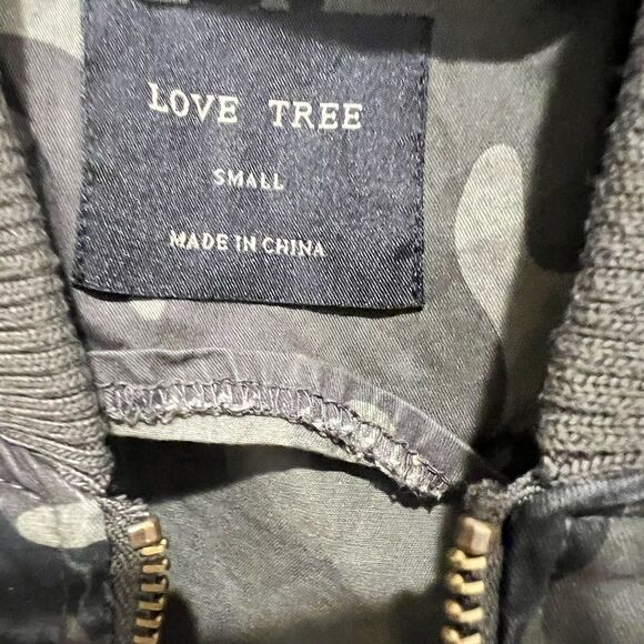 Love Tree Women’s Camouflage Zip Up Bomber Jacket Size Small - Picture 4 of 5
